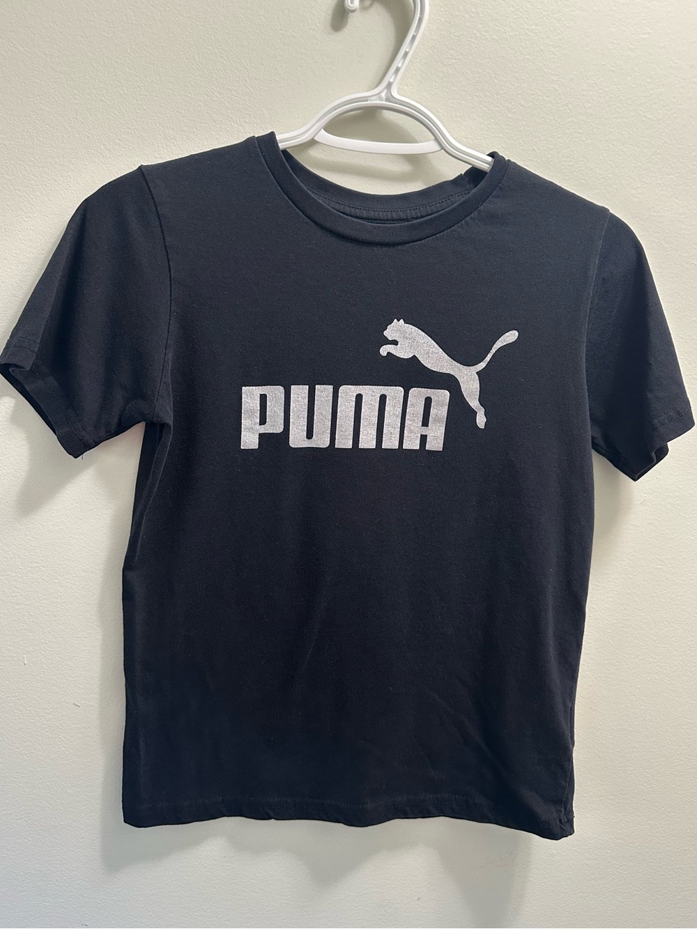🖤 Boys PUMA Black Logo T-Shirt – Size Medium